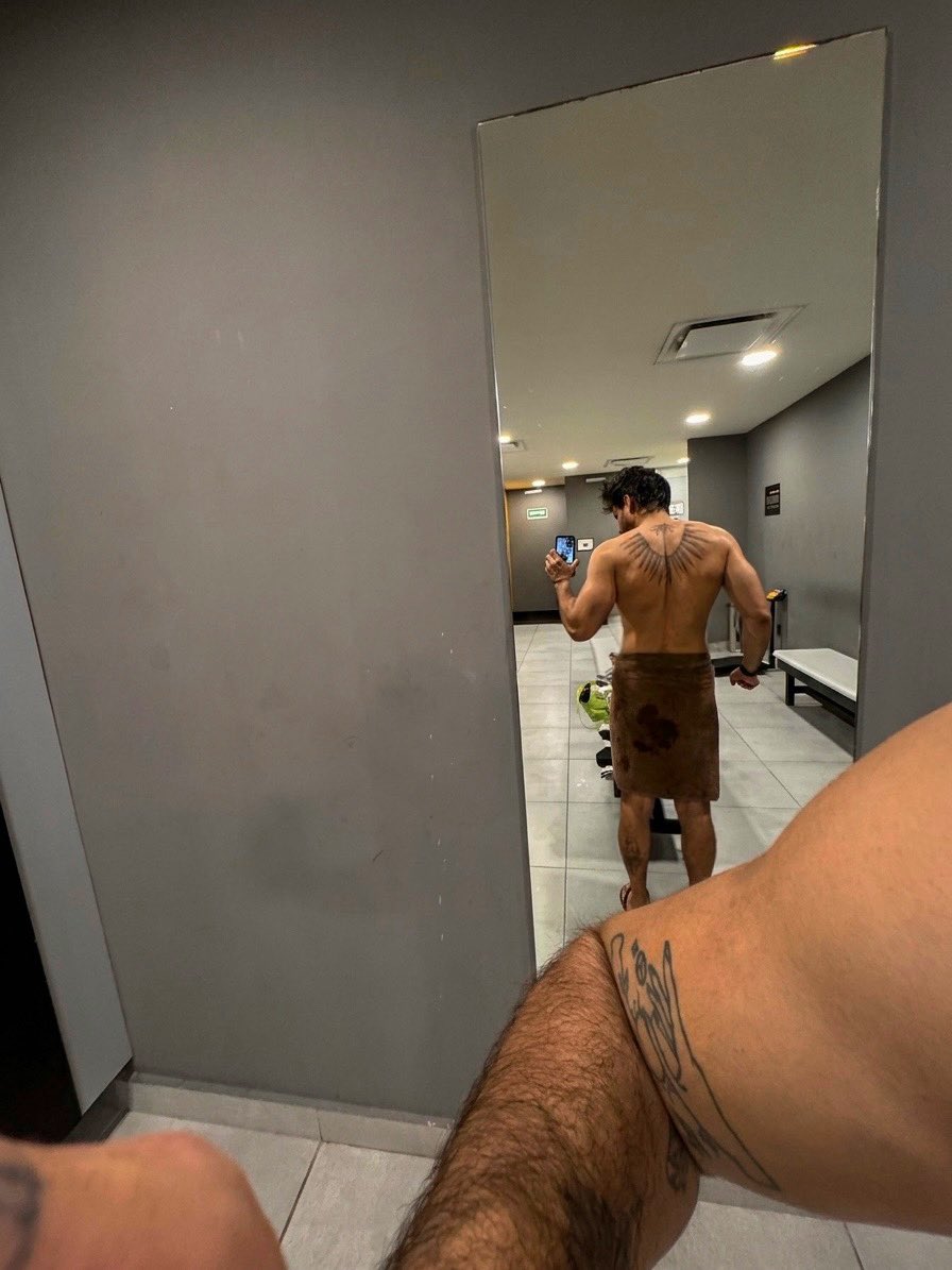 HctorMarmolejo's tweet photo. Viernes #teenager #gay #lifegym #gaylifestyle #gaymen https://t.co/y7Hs5kX11U