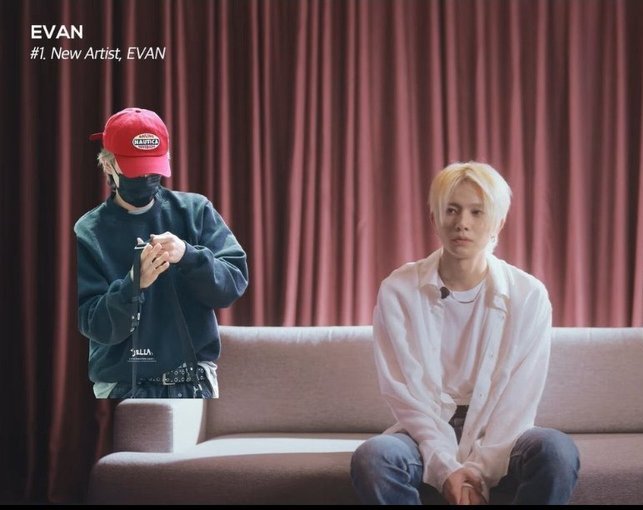 call_me_saee's tweet photo. My divorced parents in one frame after 4 months🤧🤧 https://t.co/vWdGGKViKS