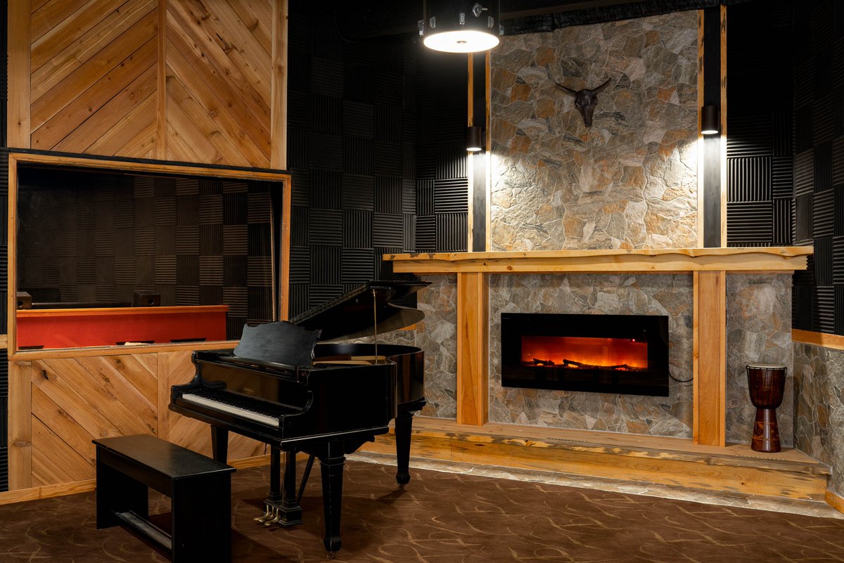 spokanepro's tweet photo. Your demo is your handshake. 🤝 Bad audio shuts doors. Bring your sketch to life at Spokane Productions &amp; Cairo Music Publishing.

https://t.co/62WwuFPXG7

#Songwriting #Demo https://t.co/P6N0sB3kic