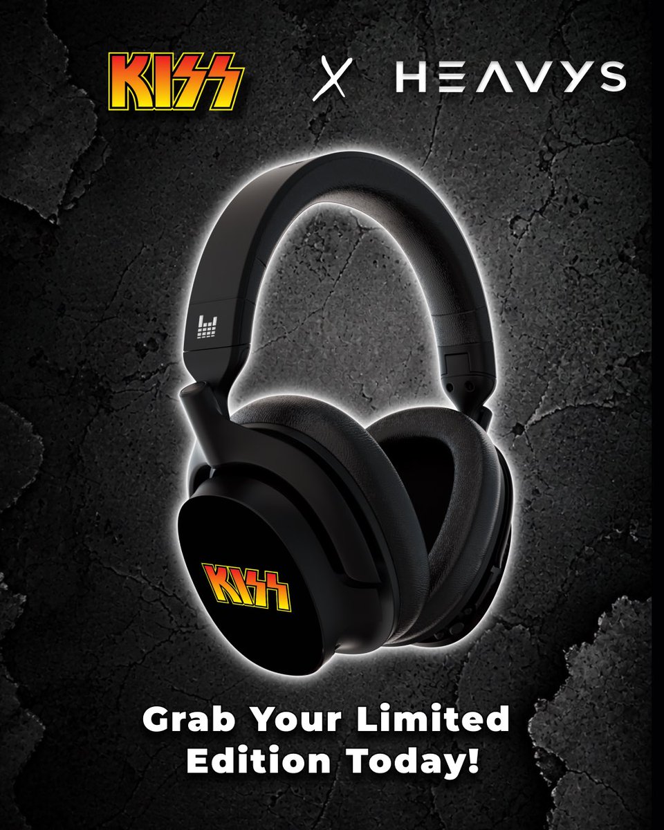 kiss tweet picture