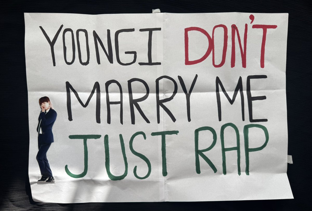 uryoonqi's tweet photo. Last minute sign. See you soon https://t.co/ibTBkc4YgL