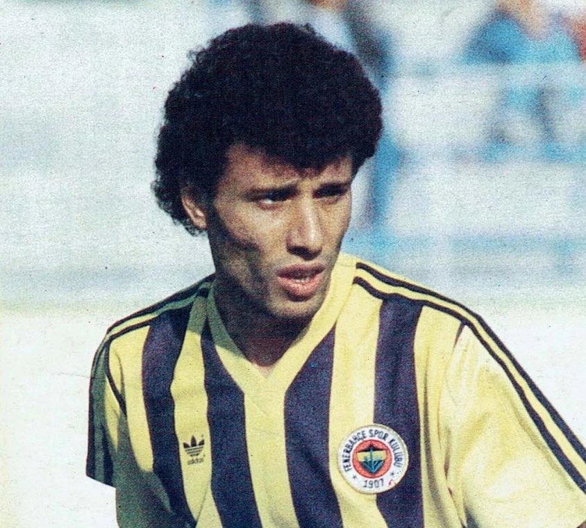 Mustafacevik10's tweet photo. VEFA 

Türk futbolunun büyük değeriydi yer uçağıydı

Altay,Samsunspor,Fenerbahçe formaları giydi 

Ümit Birol ölümünün 3.yılında saygı ile anıyorum 

Bugün top oynasa bonservisine güç yetmezdi bin tane Barış Alper,Kerem Aktürkoğlu eder https://t.co/C8ncIcXvqp