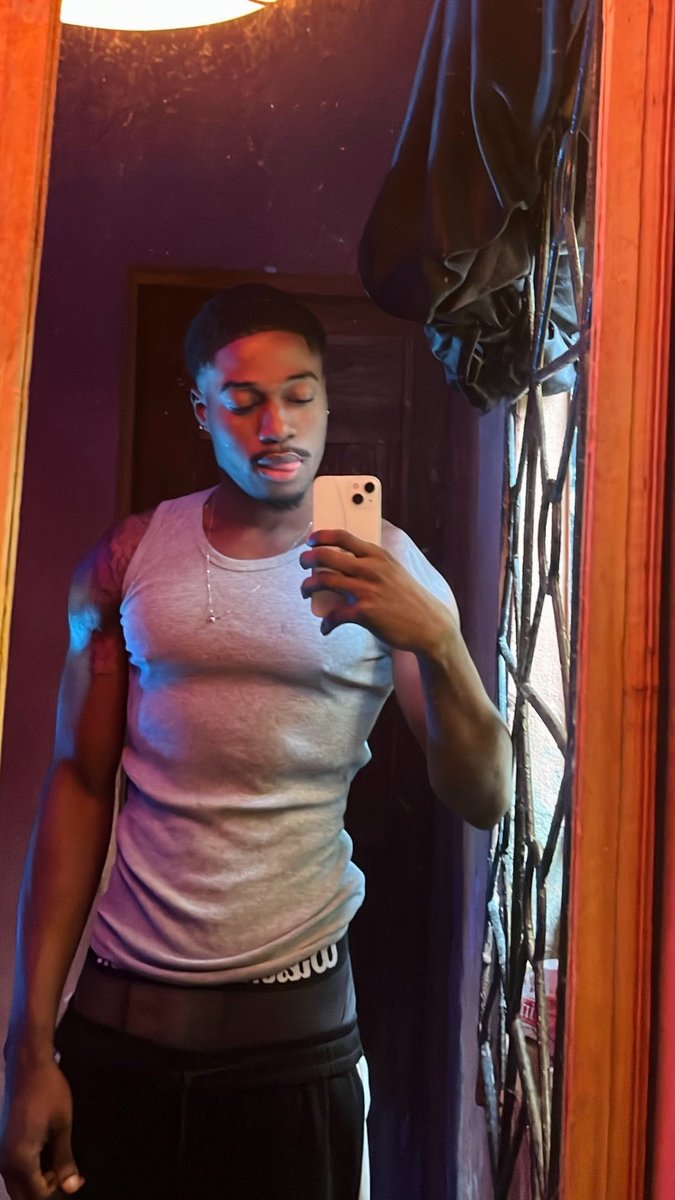 Mr 6’2 loves you 💦 tweet media