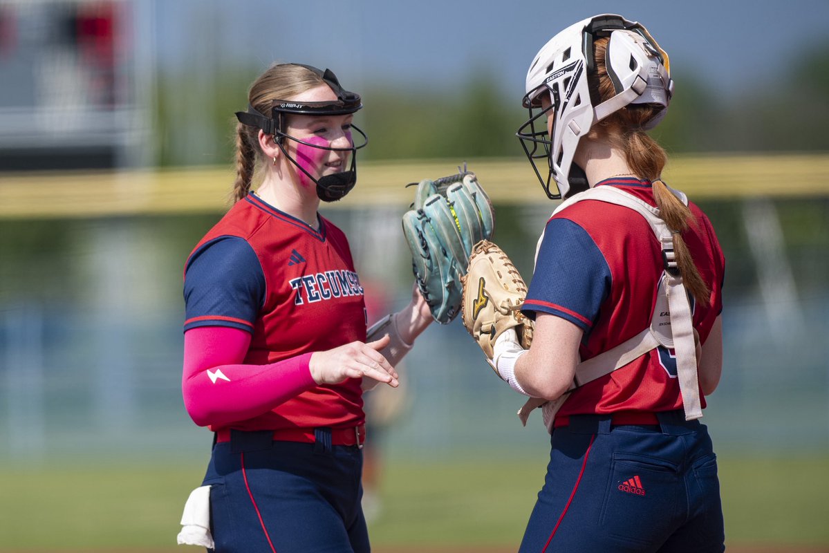 kylesokeland's tweet photo. Tecumseh softball was voted the Courier &amp; Press High School Team of the Year for 2025-26.

Braves went 29-4 and won their fourth state title in the last five years. A dominant tournament run included out-scoring opponents 75-3 in the playoffs. https://t.co/eqAV9AmKFR