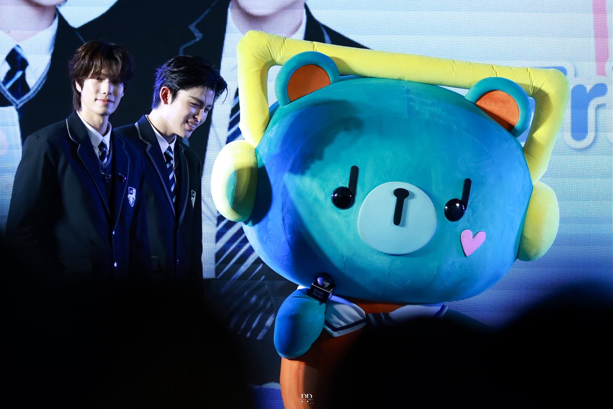 doublepjourney_'s tweet photo. ขอขอบคุณทาง @MoshiMoshiTH ที่ให้ปอนด์ภูวินทร์เข้ามาเป็นส่วนหนึ่งของครอบครัวโมชิ และจัดกิจกรรม Moshi Moshi School of Friendship Special Event x PondPhuwin รวมถึงพาน้องเพิ่มพูนมาร่วมงาน ให้แฟน ๆ ได้เจอครอบครัวตัว P ในวันนี้นะคะ 💐🥰🙏🏻

PPP FAMILY MOSHI MOSHI

#MoshiMoshixPondPhuwin
#PERMPOON @permpoon_GMMTV
#ปอนด์ภูวินทร์ #PondPhuwin
#ppnaravit #phuwintang
@ppnaravit @phuwintang