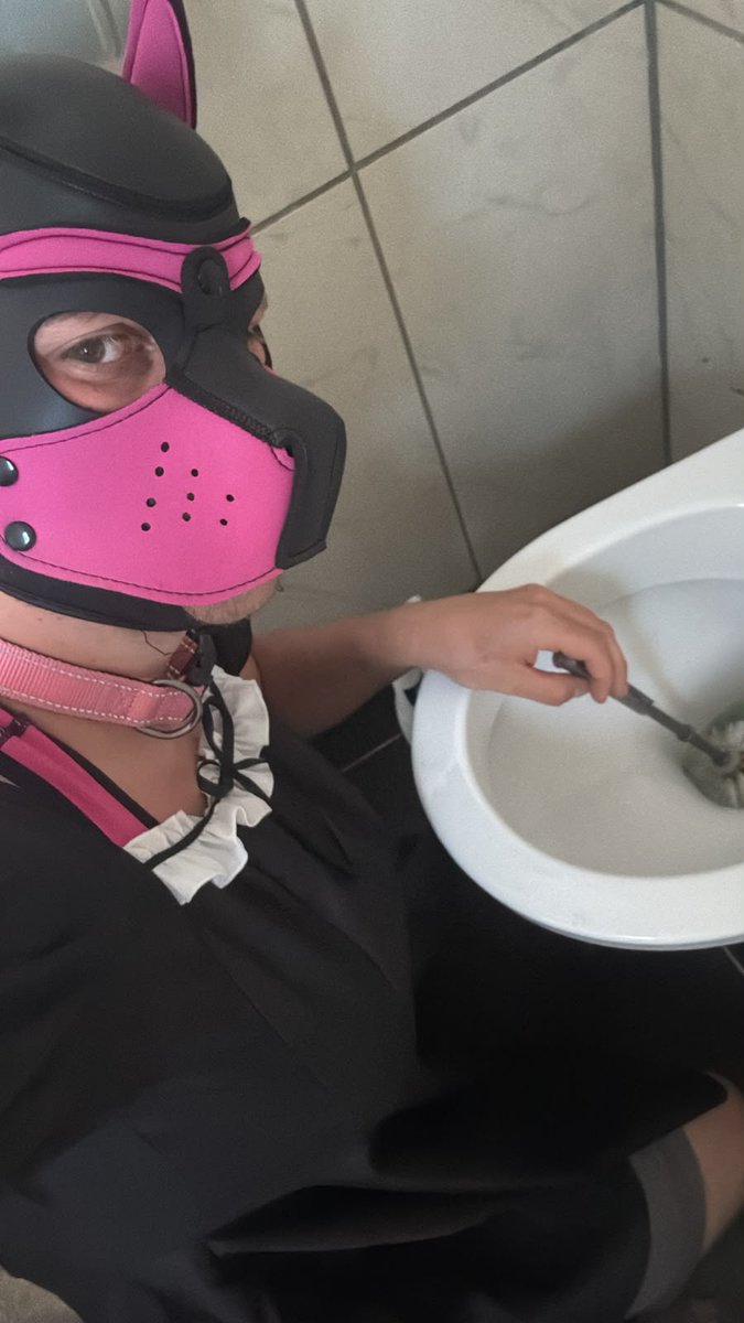 Slut4MasterSam's tweet photo. Working hard to become the perfect house sissy. Am I doing a good job? #Sissy #Houseboy #Chores #Slave #Master #Findom #Debtcontract https://t.co/gfDRcnT8cy