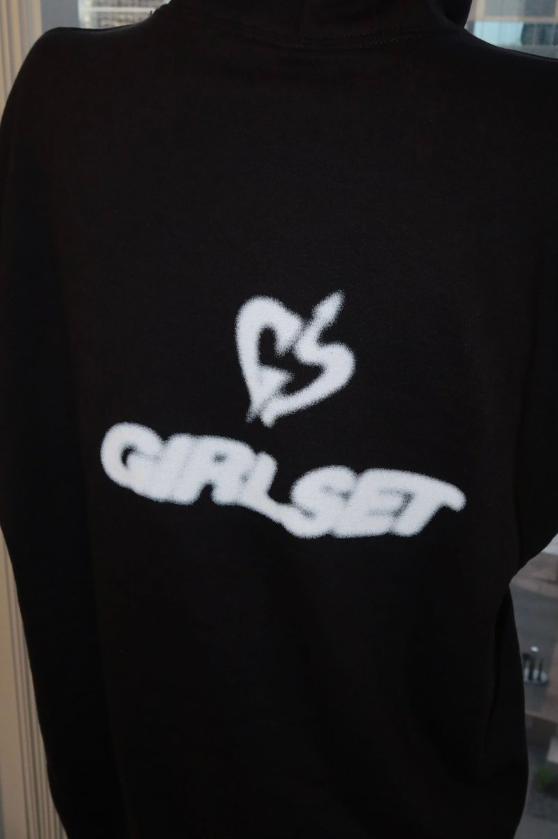 GirlsetGlobal's tweet photo. #GIRLSET teasing at some ‘CHAT’ merch coming soon??? 👀👀 https://t.co/VS8NexVwpj