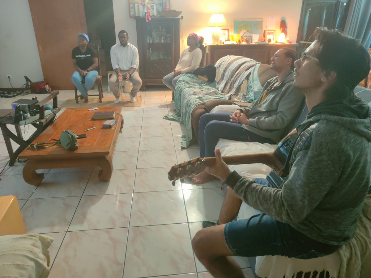 FMUSAMissions's tweet photo. New Caledonia: Our partners Anthony and Thea:
"Forwarding you some pictures. We now have a small group with two couples....and we're doing one-to-one discipleship with several people, and we're also doing outreach with children in very poor communities. "
https://t.co/JASAONzybc https://t.co/QwdjLBiyIX