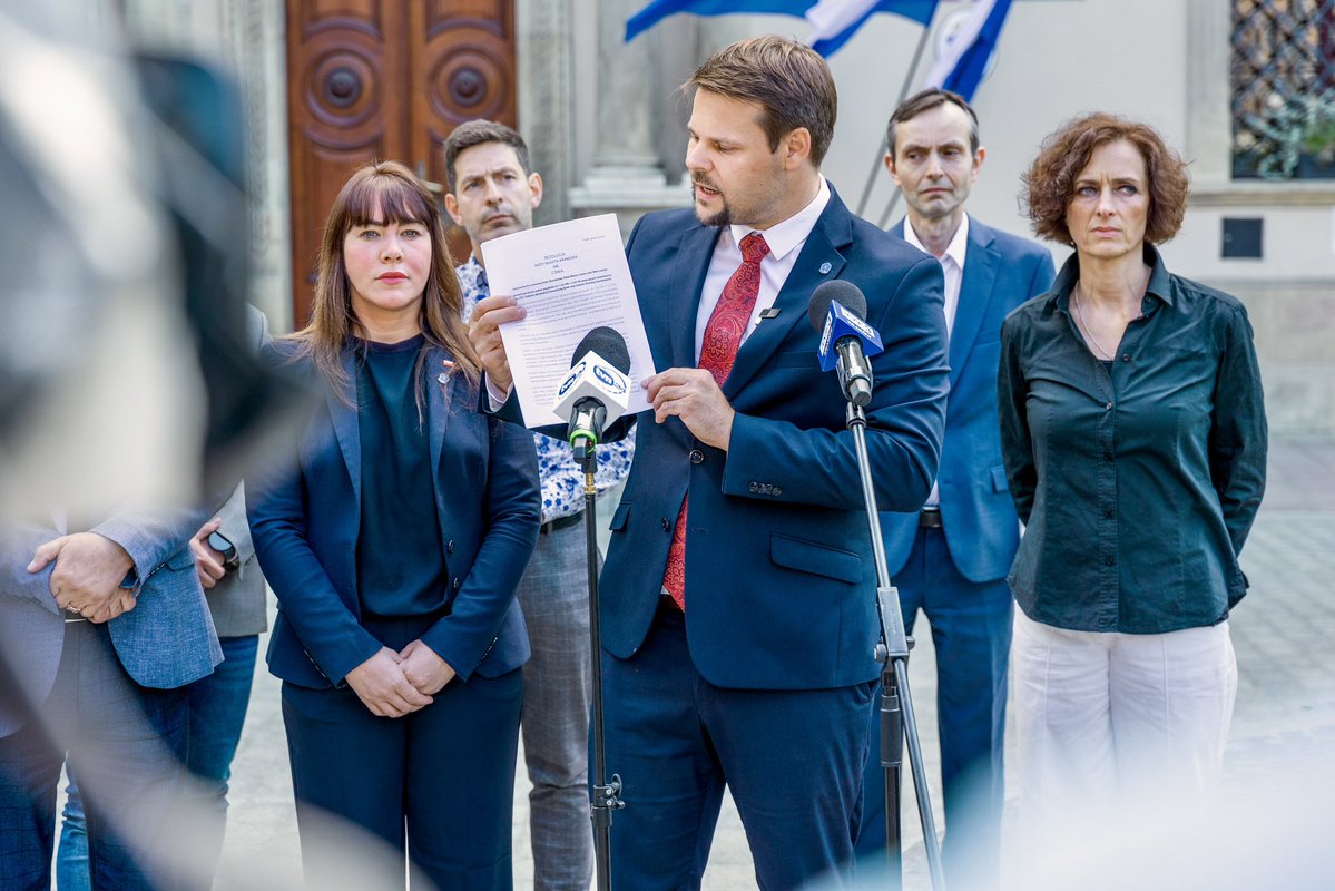 ‼️ Złożyliśmy projekt rezolucji Rady Miasta Krakowa sprzeciwiającej się projektom ustanowienia roku 2027 Rokiem UPA oraz Rokiem Romana Szuchewycza przez Lwowską Radę Obwodową. Napisana przez nas rezolucja miała trafić do radnych na Ukrainie, ale również do unijnych instytucji. https://t.co/wiF3Jw2jfA