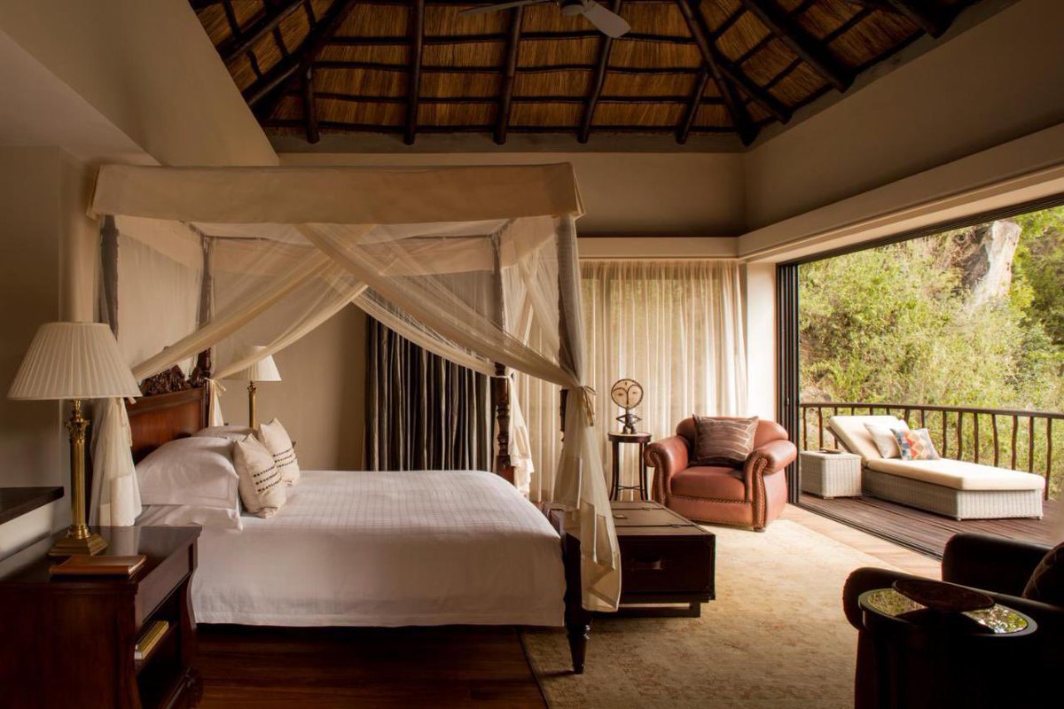 Stejos_Tours's tweet photo. The Serengeti golden hour is in a league of its own 🌅

Experience untamed luxury and breathtaking wilderness views at the Four Seasons Safari Lodge Serengeti. 

We promise you, a Tanzanian sunset here is pure magic.

 #Travel #Safari #Tanzania #Serengeti https://t.co/QAewbWHbjU