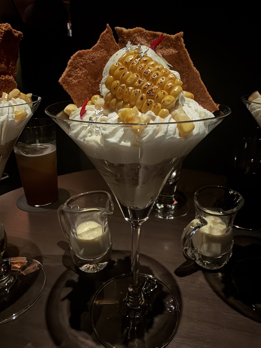 achaping's tweet photo. とうもろこしのパフェ🌽
見た目以上に濃厚であまじょっぱい初めての味でした。もろこしの粒ひとつひとつが甘くて美味しかった！ https://t.co/BmRMaYas3j