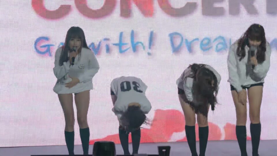 5T030's tweet photo. 넌왜구래 정말..... https://t.co/BzQPlFL1yy