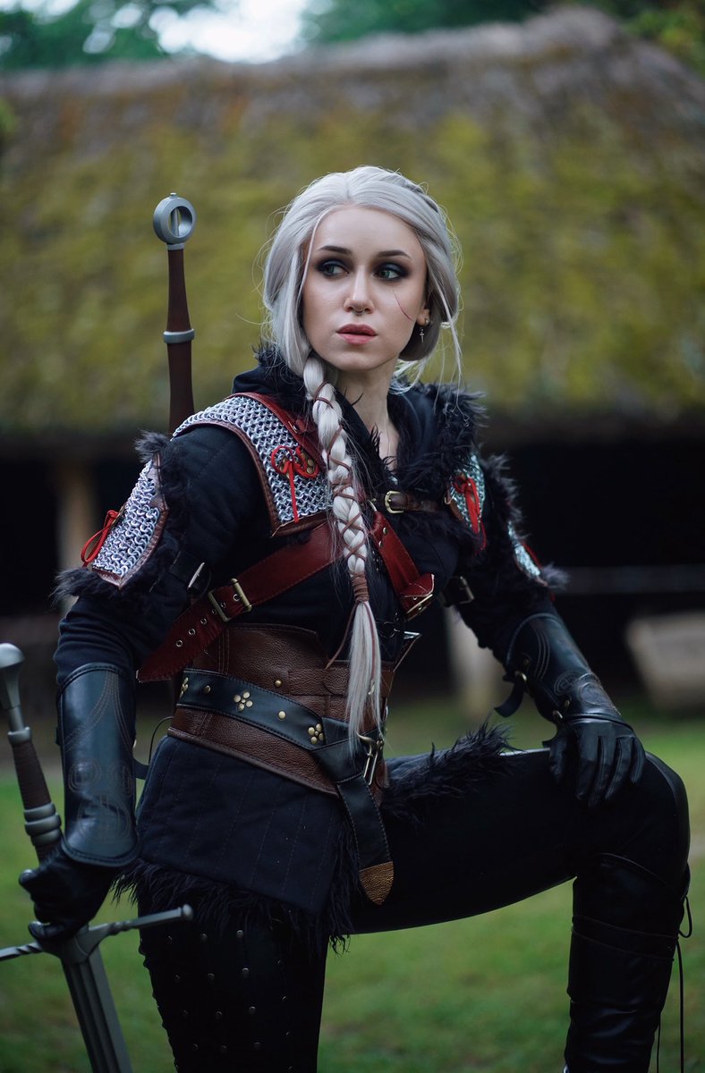 Dryoma_Garpia's tweet photo. Ciri cosplay 
Costume by me 
#ciri #witcher4 https://t.co/PxXxFFLe6I