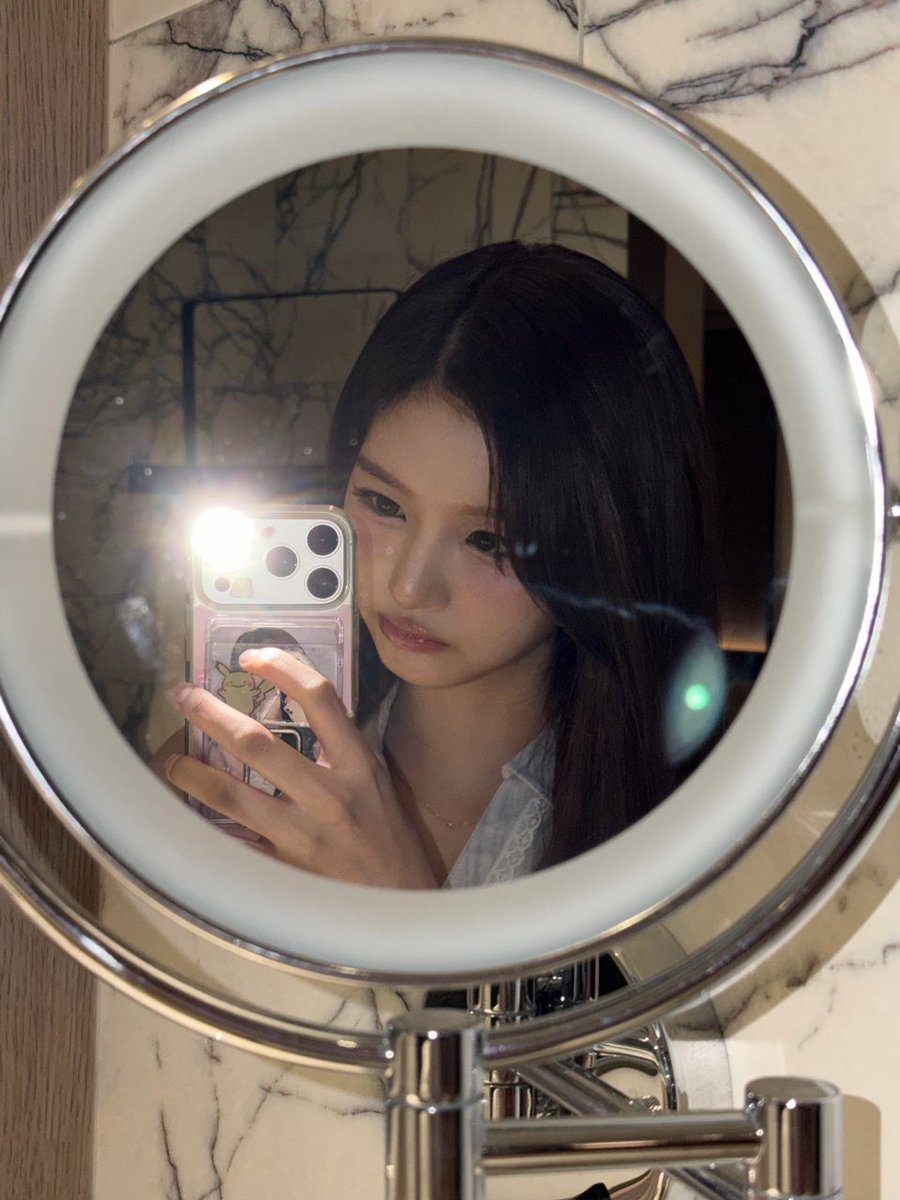 nmixxsy's tweet photo. 얌 공주 ~~~~~~~ https://t.co/xdbNCfiaAg