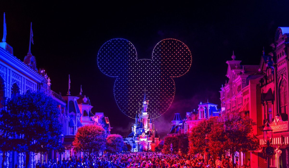 DLPReport's tweet photo. 🎆 Official: the July 14 Bastille Day show at Disneyland Paris will be presented without fireworks due to regional restrictions.
Disney Tales of Magic and Disney Cascade of Lights will also be without fireworks from today to Wednesday 15 July inclusive. https://t.co/FABhEKAlVj
