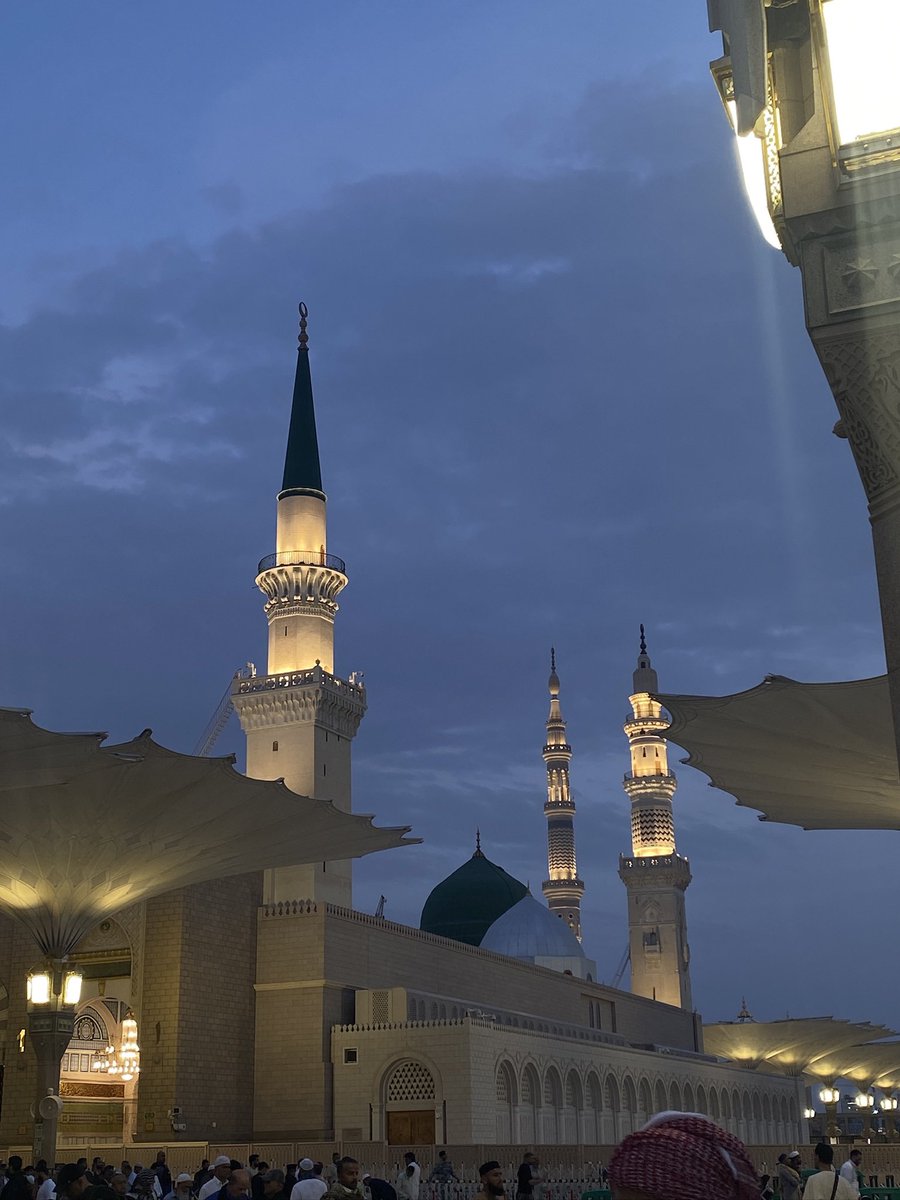__mutena_'s tweet photo. 🗣️: Düşünürken sana en çok huzur veren hayal ne?

🤍: Sen, ben… Bir de Mekke ile Medine’de birlikte edilen dualar. İnşallah… 🤍🕋 https://t.co/dQklZSpk2o