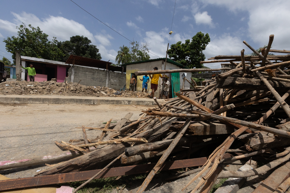 ArmandoInfo's tweet photo. En el municipio Juan José Mora del estado Carabobo, las consecuencias de los terremotos empiezan a hacerse evidentes en la aldea de San José de Urama. Varias casas sucumbieron al remezón y otras tantas quedaron marcadas con grietas
📍https://t.co/D7Wgg6OoB6 https://t.co/ixkiS7co90