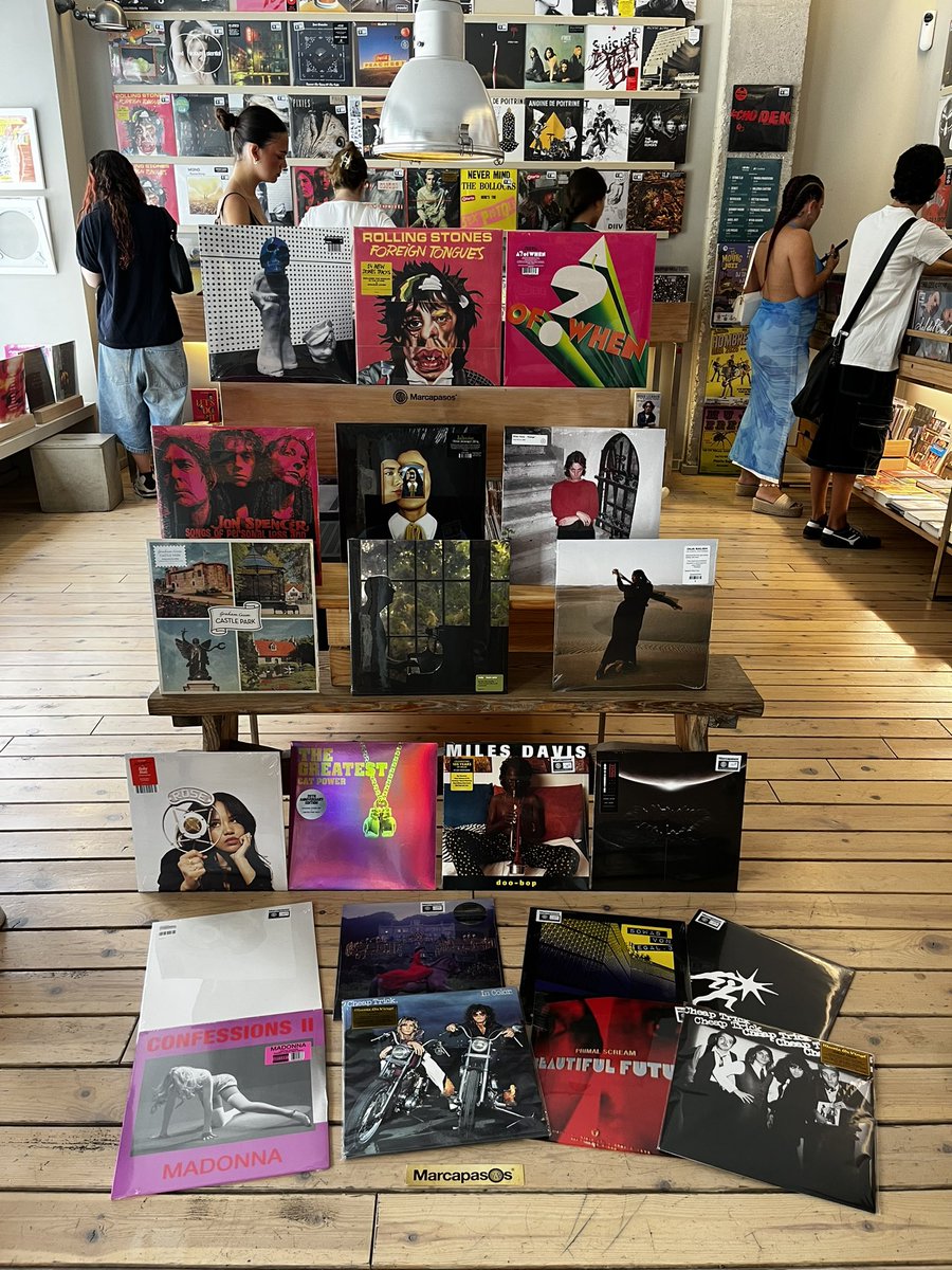 Marcapasos_GR's tweet photo. ¡Qué barbaridad de viernes!
👅 The Rolling Stones - Foreign Tongues 🎸 Jack White - Frozen Charlotte 👽 Panda Bear & Sonic Boom - A? Of When 💿 Reedición 20º Aniv: Cat Power - The Greatest
Además, lo nuevo de Bedouine, White Fence, Baby Rose y más. 🎶#NovedadesMusicales #Vinilos https://t.co/p5jFJZ1ZAx