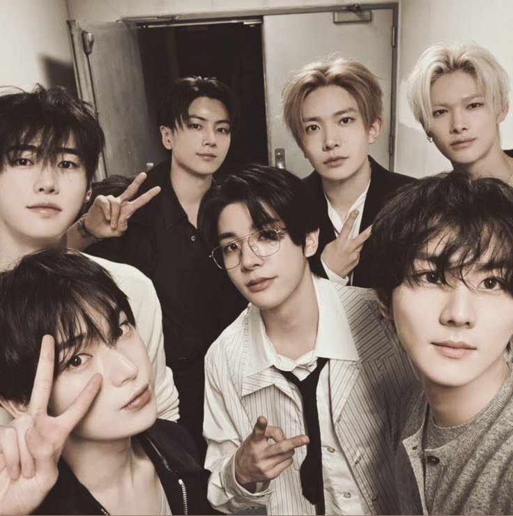 Enha_ot7_engene's tweet photo. PROJECT "UNDERTOW" HAS OFFICIALLY STARTED!

Let's keep the chain unbroken and make our voices louder than ever. Every post, every tag, every participant matters

I'm passing it to
@Roxanaot78 
@romanceanii 
@alitheidol https://t.co/ZwUnRyCXYp