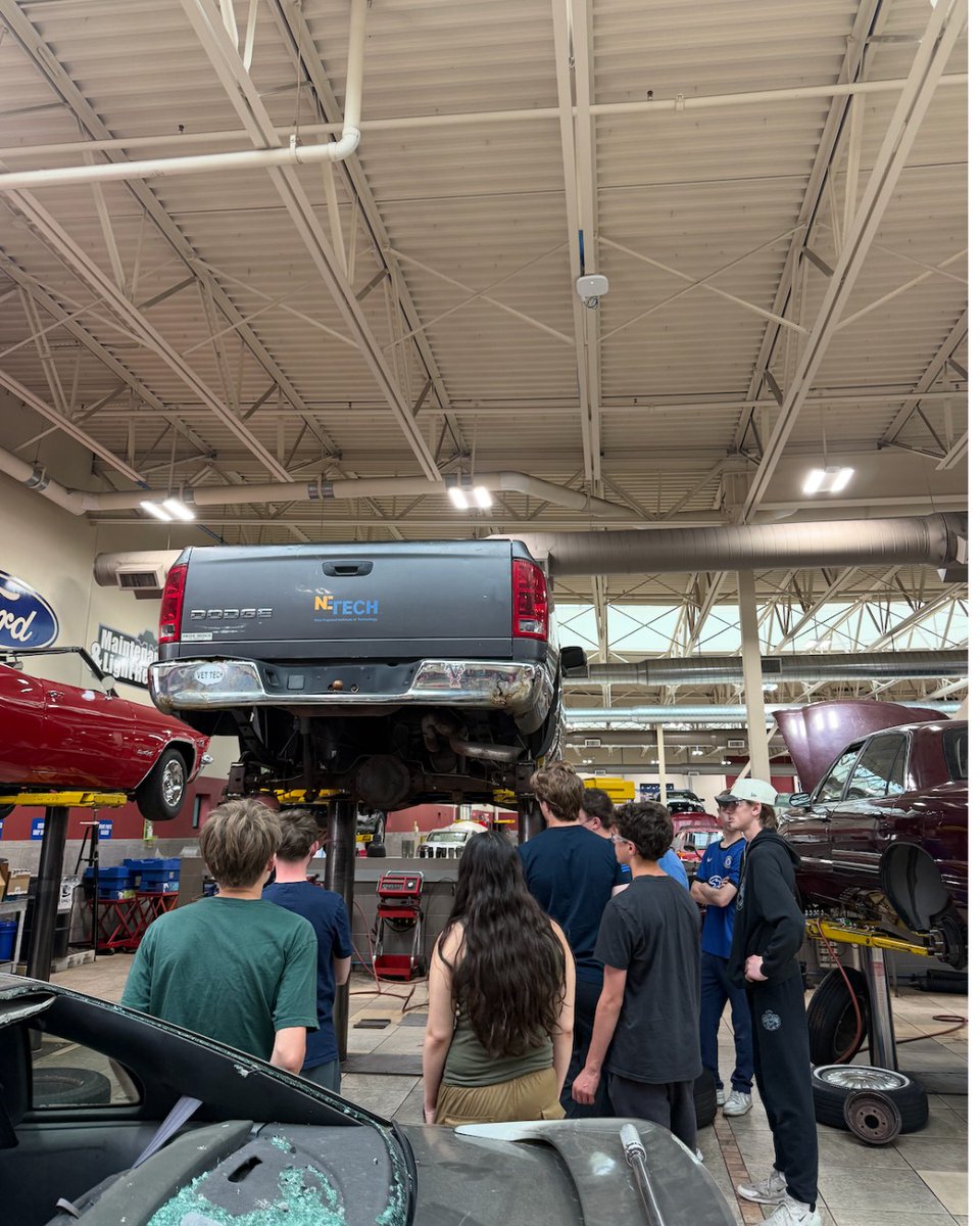 NEInstituteTech's tweet photo. Summer at NEIT is in full swing as we wrap up week 2 of Tech Camp! These high school students spent the week on campus exploring topics and career pathways in automotive technology, digital media production, health sciences, computer science, and more! ☀️📸🩺 https://t.co/2PGGu1odMD