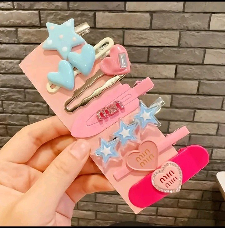 adoreviest's tweet photo. Coba kalian pake aksesoris ini deh buat styling, bikin penampilan rambut jadi cantik &amp; maniss, gemess bagett, buat hiasin rambut cantik kalian ✨️💥😍🫵

chekout disini sayaaangg 👇 https://t.co/9kByoQnK8l
#freelance #belanja #beli #beranda #checkout https://t.co/unQ83Qfe3W
