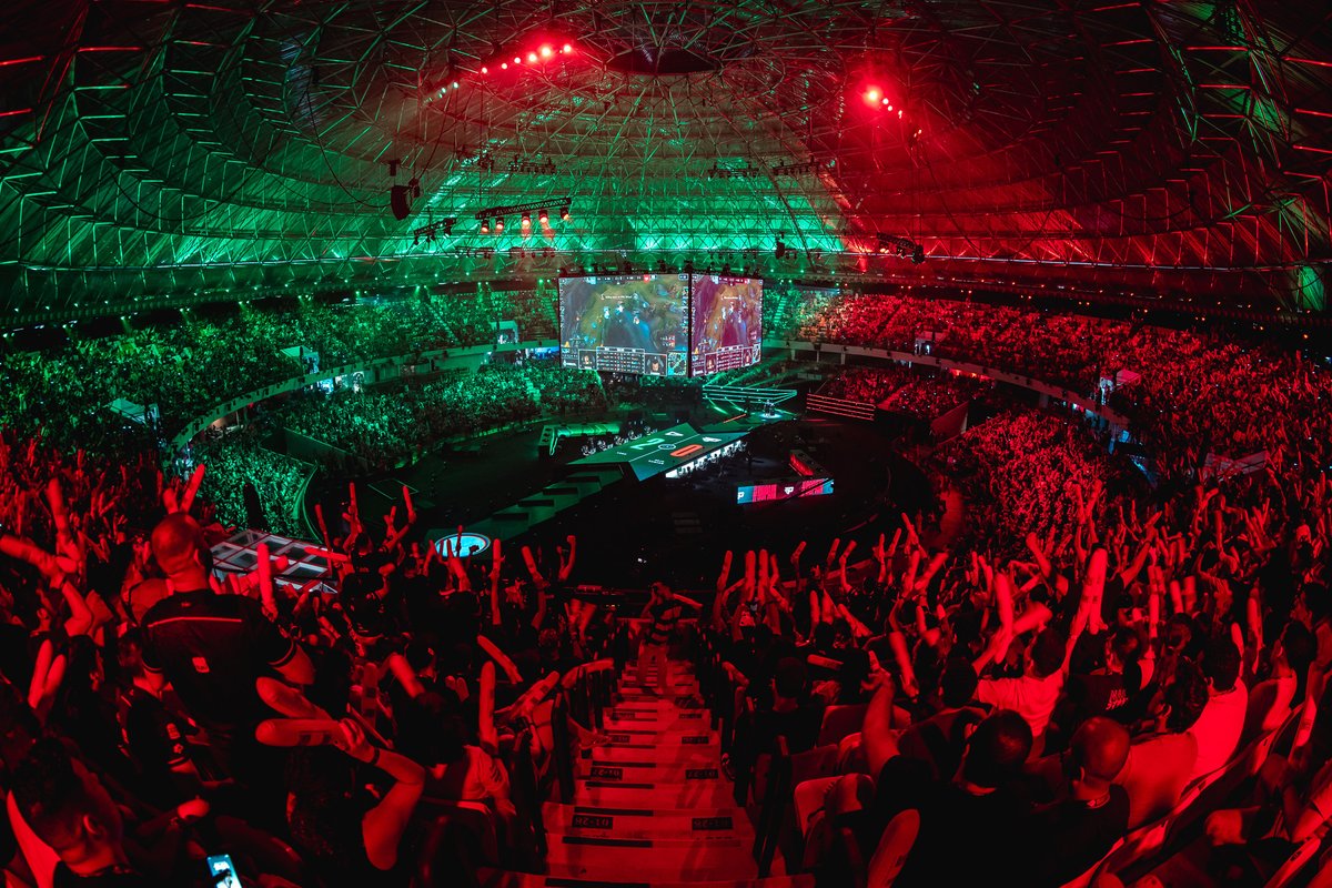 CBLOL's tweet photo. A Grande Final do #CBLOL é daqui a EXATAMENTE três meses: dia 10 de outubro 🔥 https://t.co/hIMmiuocIC