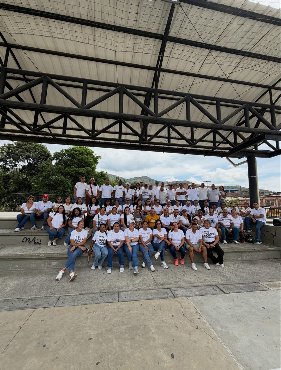 andresfme08's tweet photo. Gracias, equipo, por caminar conmigo, por meterle siempre la mejor energía a cada proyecto, por mantener el ritmo incluso en los días más exigentes y por creer que siempre se puede hacer algo más por Yumbo.

¡Los admiro! ❤️🙌🏻

#Yumbo #Equipo #AFM https://t.co/SzUu0K1ywW