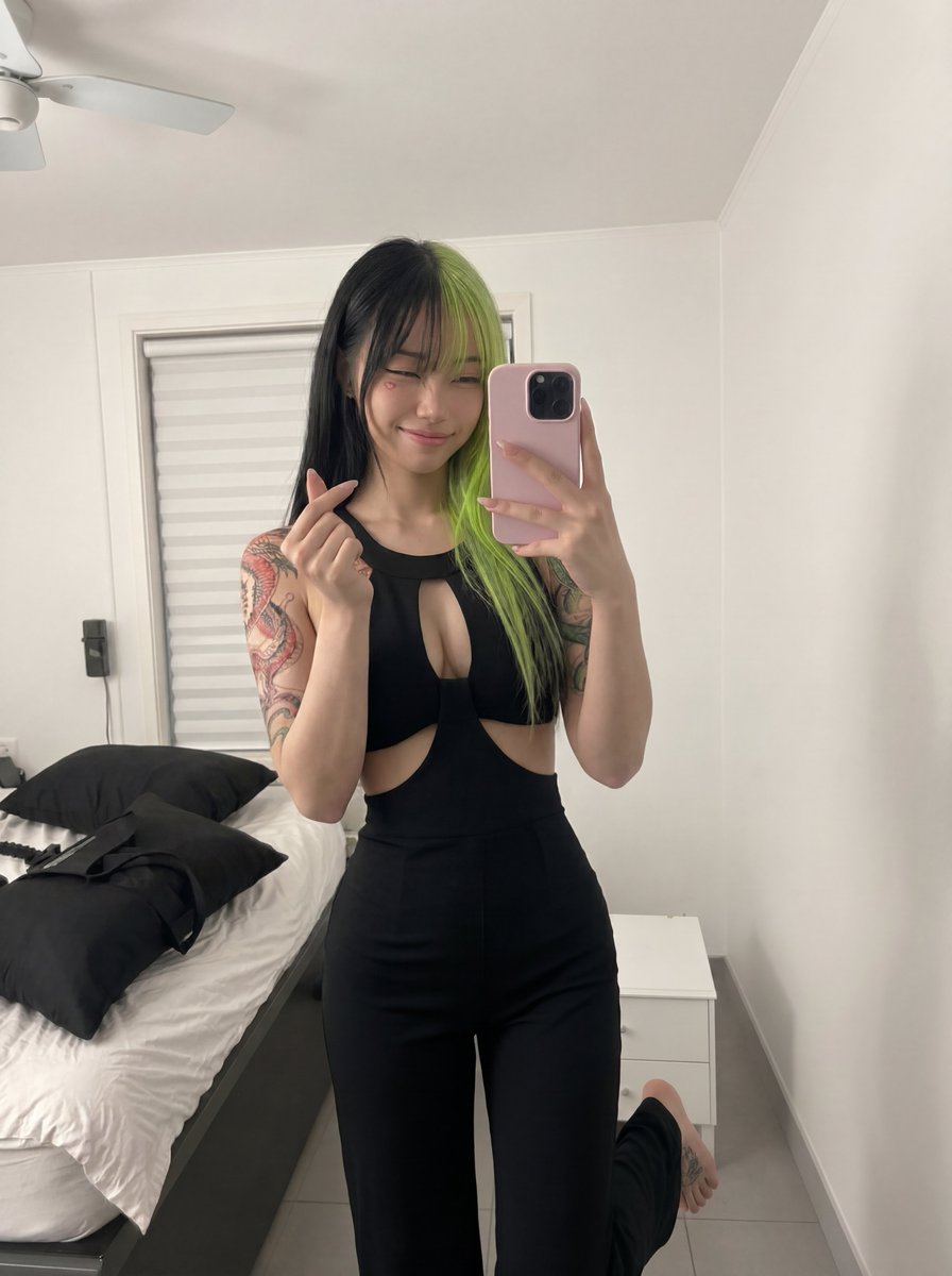 Tomifromchina's tweet photo. Need a bf… say “hey”and repost so I can check ur profile🫶 https://t.co/shu6Dd6YmU