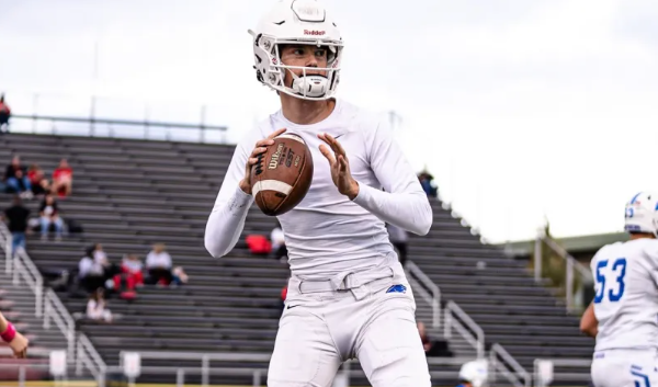 AllenTrieu's tweet photo. Ohio has a strong crop of 2027 prep quarterbacks.

Two Big Ten commits, several really good MAC commits (including one who could be a breakout star this fall).

And several more with D2 and D3 offers.

https://t.co/uZjir7NjGI https://t.co/jlXulmToUC