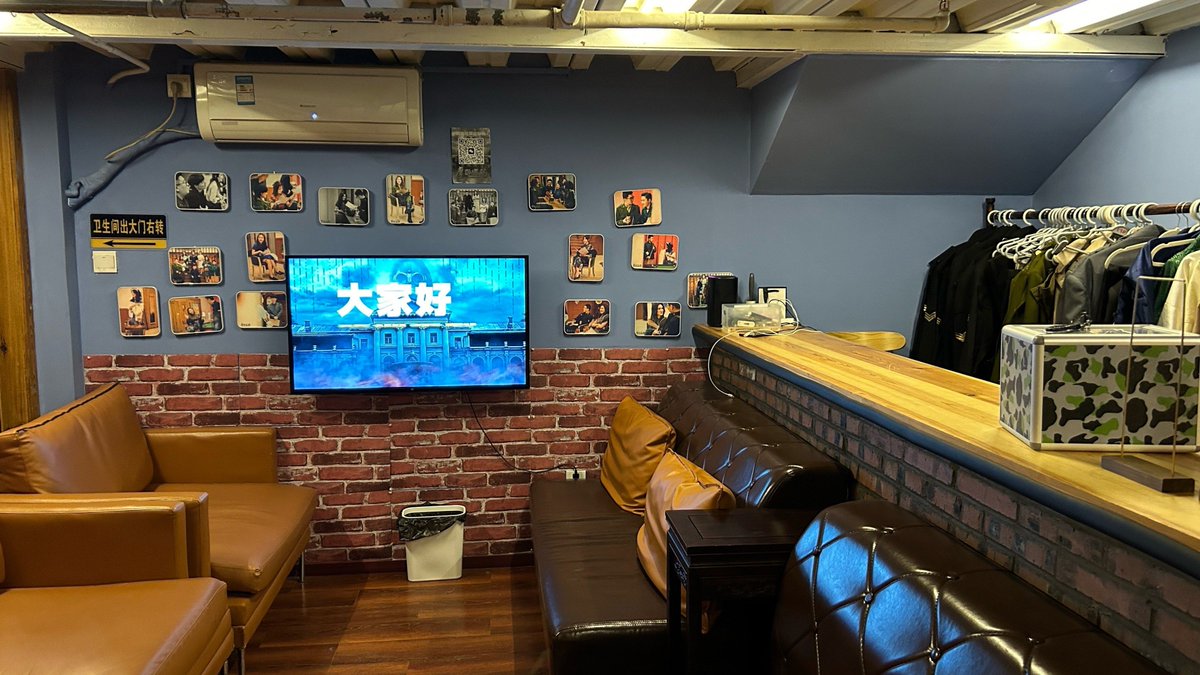 SmeyyeMusaoglu's tweet photo. Just finished an amazing murder mystery escape at the local board game café! Solving tricky clues with my squad while sipping iced matcha 10/10 would redo this weekend ♂， https://t.co/fSbnFXLOLs