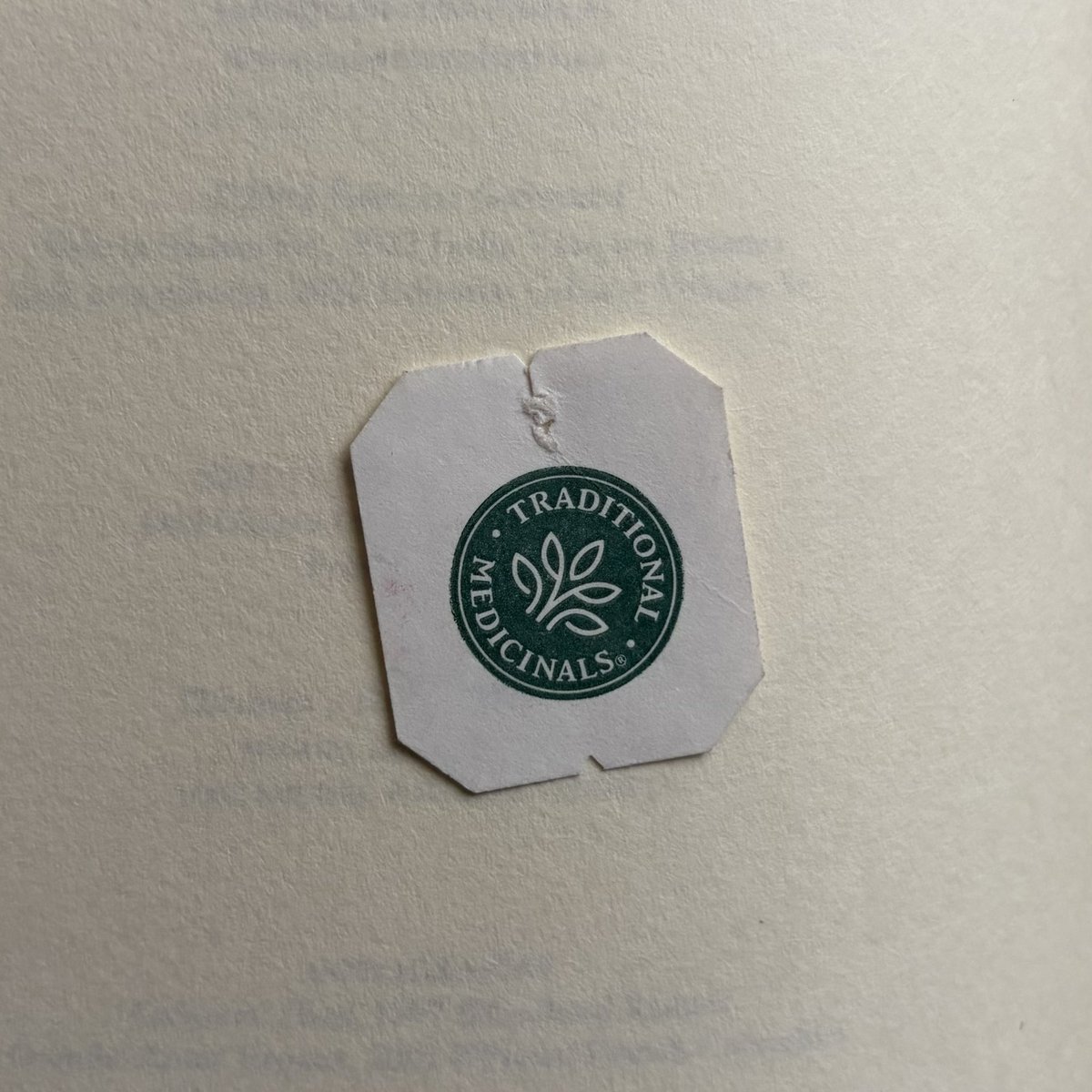 tedeciruelas's tweet photo. encontré a Emily Dickinson en una etiqueta de bolsa de té https://t.co/5smQj2uSVy