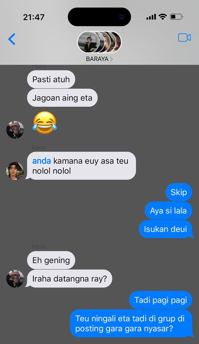 moote4u's tweet photo. Obrolan akamsi (anak kampung sini) pake bahasa sunda biar nyunda.... https://t.co/ma7UsSqc3d
