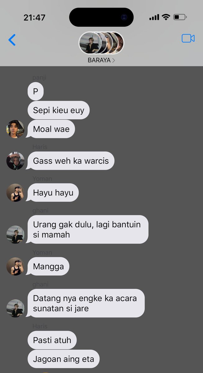 moote4u's tweet photo. Obrolan akamsi (anak kampung sini) pake bahasa sunda biar nyunda.... https://t.co/ma7UsSqc3d