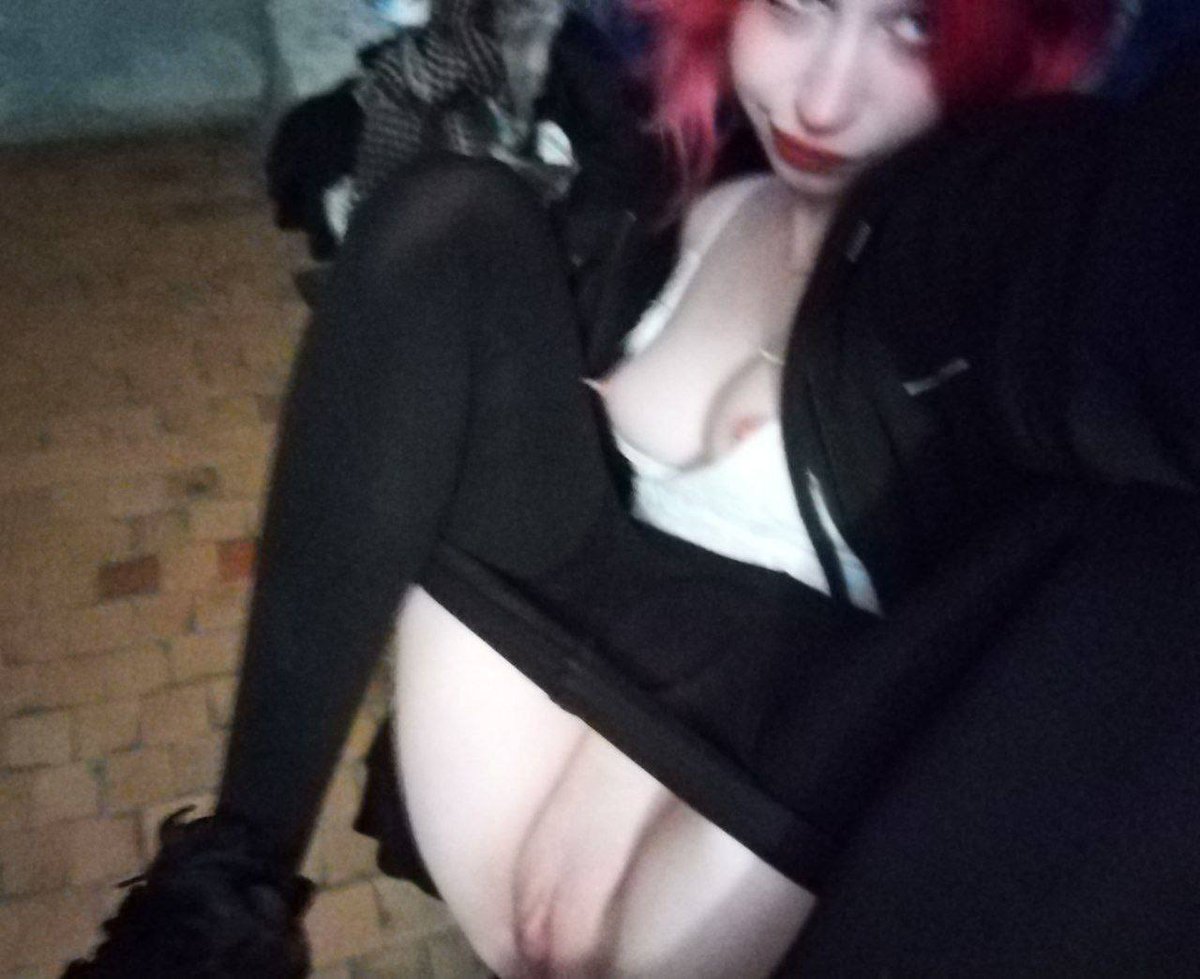 rezezxc's tweet photo. love u ><

#нюдсочетверг #nudes #horny https://t.co/BZskCjzsaD