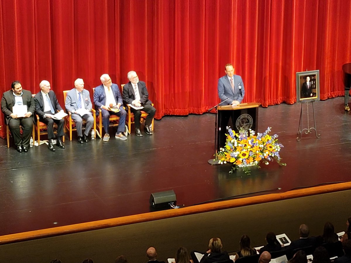 TeamBettencourt's tweet photo. Great memorial service underway for Dr. Sloan at @HouChristianU! His Son @paulthomasloan and Friends have shared a great series of remembrances, and with Dr. Sloan’s leadership over 20 years, HBU turned into HCU and quite a success in SW Houston!

HCU is a gem of a University that needs more coverage of how well the HCU Trustees, @SenBryanHughes, @leachfortexas, @KevinRobertsTX, @GreggMatte, etc.   and new president, are carrying on Dr. Sloan’s vision. Godspeed to Sue and the family. So many in attendance, including mayor @whitmire_john, councilmember Willie Davis, @jonathansaenzTX, @Bacarisse etc...

Pastor Davis will be calling in to 700 AM, https://t.co/Rcmmbalpy0 at 5:20PM today to discuss this and issues in the City of Houston. #txlege