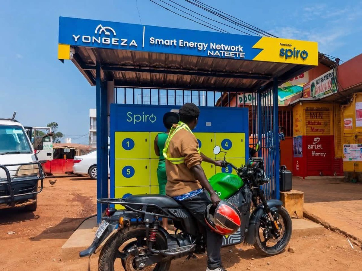 237mood_'s tweet photo. #Buzz
La marque SPIRO portée par les superstars Davido 🇳🇬 et Didi B 🇨🇮, débarque au Cameroun 🇨🇲🏍️‼️ 

Leader africain des motos électriques, Spiro s’est déjà imposé en Afrique de l’Est grâce à ses solutions de mobilité innovantes.
1/2 https://t.co/EtuYi3zFe3
