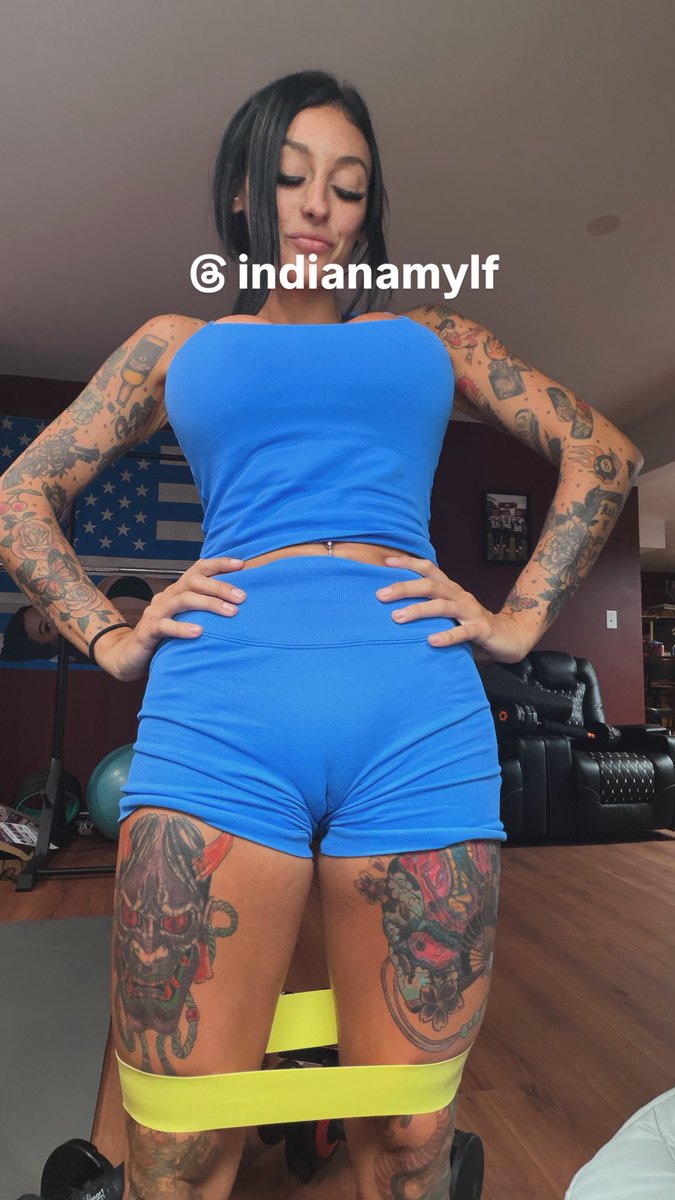 indianamylf's tweet photo. I spy a pink pat fussy https://t.co/5yZFzZeUQ5