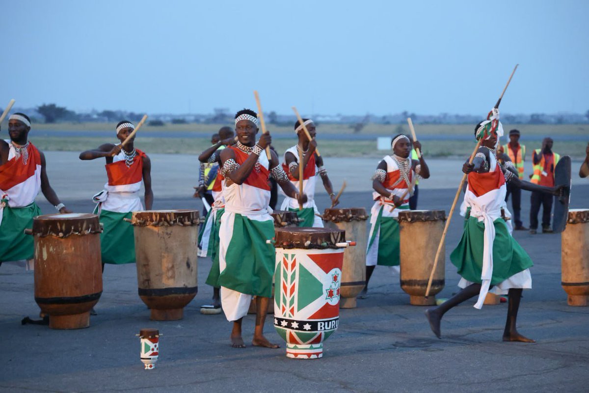 mfa_russia's tweet photo. 🇷🇺🇧🇮 FM Sergey Lavrov concluded his visit to Burundi.

The Russian delegation enjoyed a very warm welcome, fruitful talks and when leaving Bujumbura has once again witnessed true African hospitality.

#RussiaBurundi #RussiaAfrica https://t.co/ACHKC2d5X4