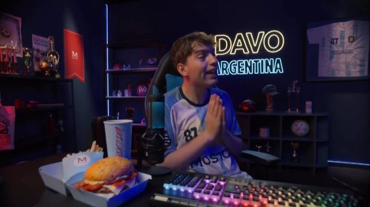 iTzLeanF's tweet photo. -dibu, por favor, deja de comer
-déjame https://t.co/18crqmsVvC