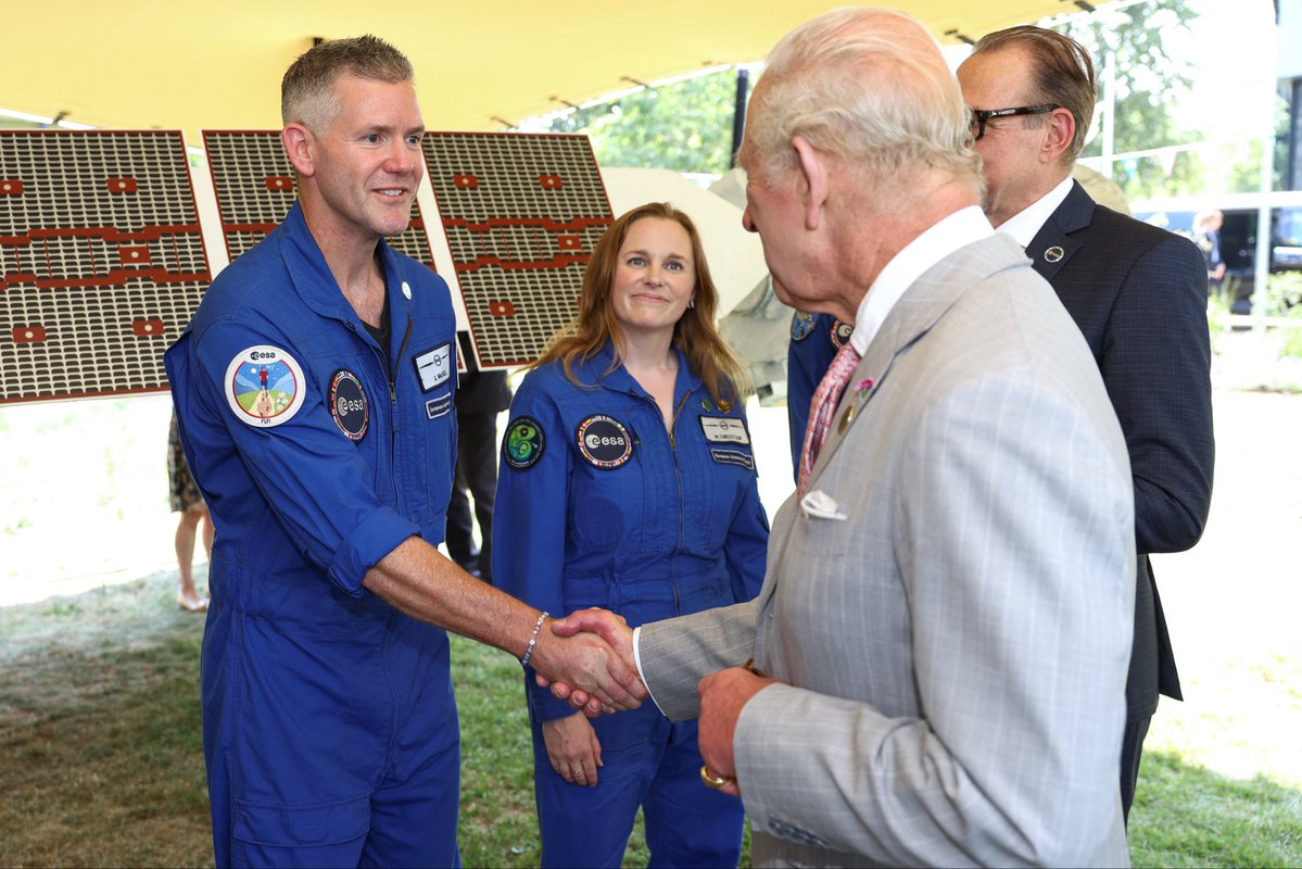 RoyalFamily's tweet photo. 🧑🚀🪐 The King has visited Harwell Campus and opened the new UK Space and Defence Gateway.
His Majesty toured the world class facilities and equipment at RAL Space, the UK’s National Space Laboratory, before viewing a showcase of space technology.
The King launched the new Gateway at Harwell, which will be a dedicated hub for national and global collaboration that will shape tomorrow’s space and defence economy.
During the visit, the @TheSMI announced a partnership with @HarwellCampus to align with the principles of the Astra Carta. The partnership will bring together leaders from across the space ecosystem to accelerate collaboration, innovation, and investment in support of a more sustainable space economy.