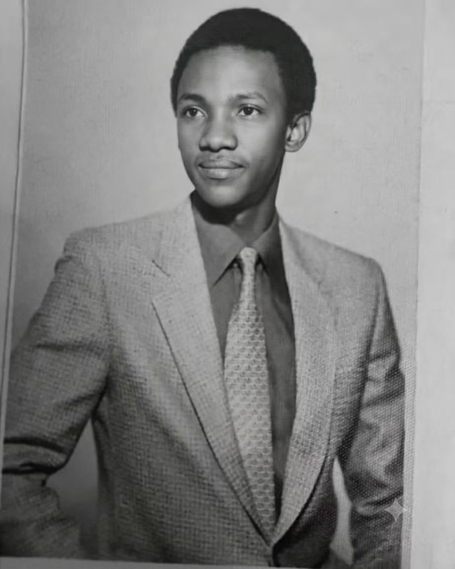 sahelbrut3's tweet photo. Baccalauréat_Malien : Le record de l’ex-Premier ministre #Choguel_Kokalla_Maïga reste imbattable. En 1977, il a obtenu le baccalauréat avec une moyenne d’admission de 18,94.

Près de 50 ans plus tard, il détient toujours la meilleure moyenne de l'histoire du pays, toutes séries confondues (Bac professionnel, technique et général).