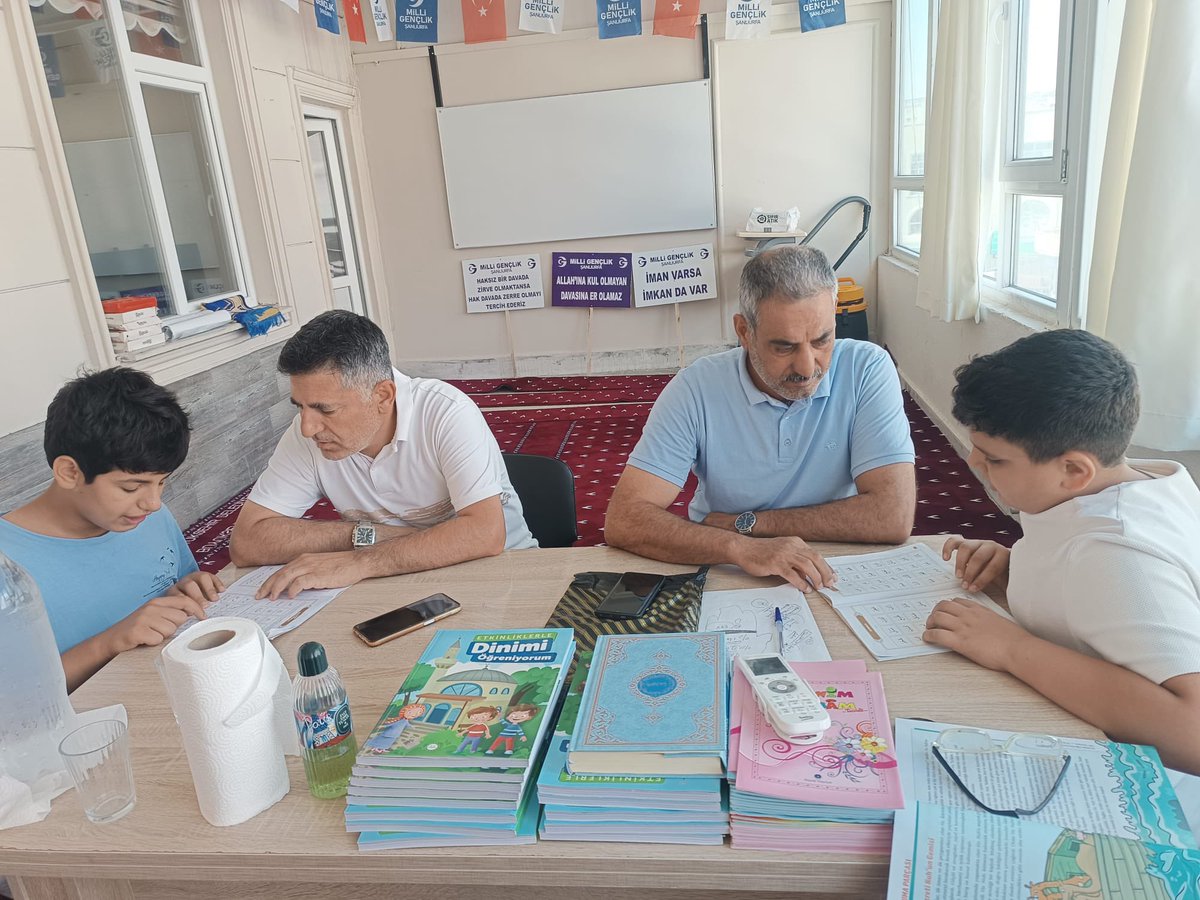 MGDurfa's tweet photo. Enerjimiz Tam, Rotamız Belli: 5. Gün!
Şanlıurfa Yaz Kampı’mızda dersler ve etkinlikler tüm hızıyla sürüyor. Gençlerimizin öğrenme azmi geleceğe ışık tutuyor!
@ozvatan_ahmet 
@NebiKaplan63 
@milligenclikmgd https://t.co/0irrDFCJL1