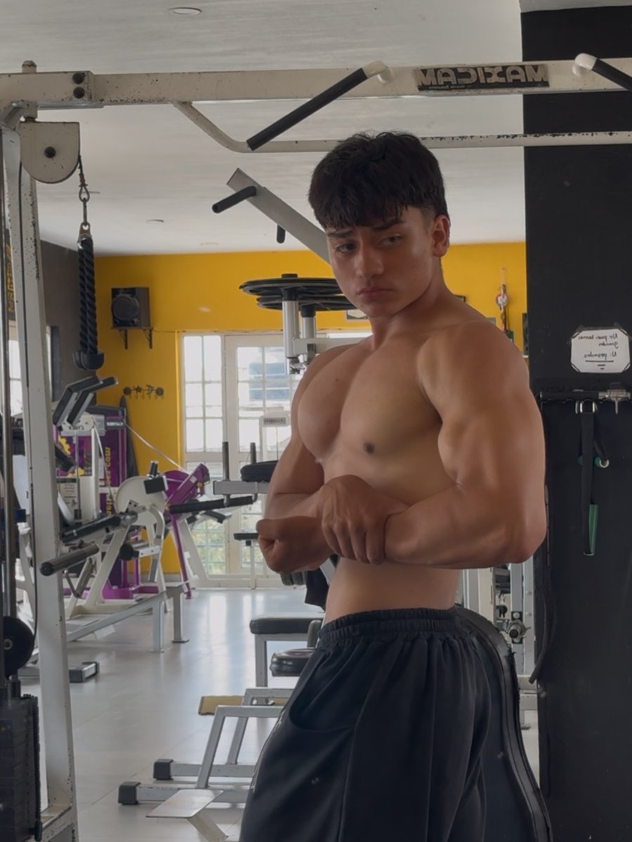 xxjss_'s tweet photo. Gil mora mmdo 💪🏻🔥

.
.
 #gym https://t.co/Lhdua2nF4E