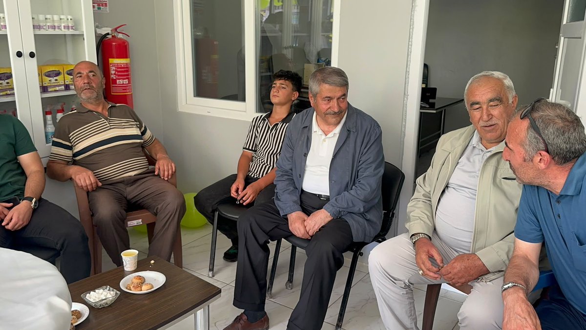 Abdulhalik_Tskn's tweet photo. Bugün ilçemize değer katacak önemli bir işletmenin daha açılışını gerçekleştirdik.

Ziraat Mühendisi Ahmet Baran tarafından hayata geçirilen Tarım İlaçları ve Tarımsal Danışmanlık Bürosu’nun ilçemize hayırlı olmasını diliyorum.

Üreticilerimize bilgi ve destek sunacak bu yatırımın tarımımıza bereket, çiftçilerimize ise bol ve bereketli kazançlar getirmesini temenni ediyor; Ahmet kardeşime bereketli kazançlar diliyorum.