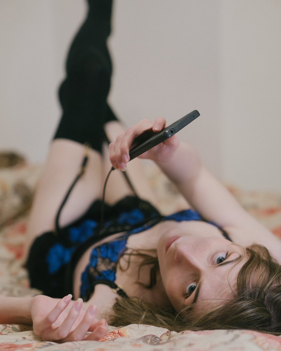 Cassie (Gravure Doll) tweet media