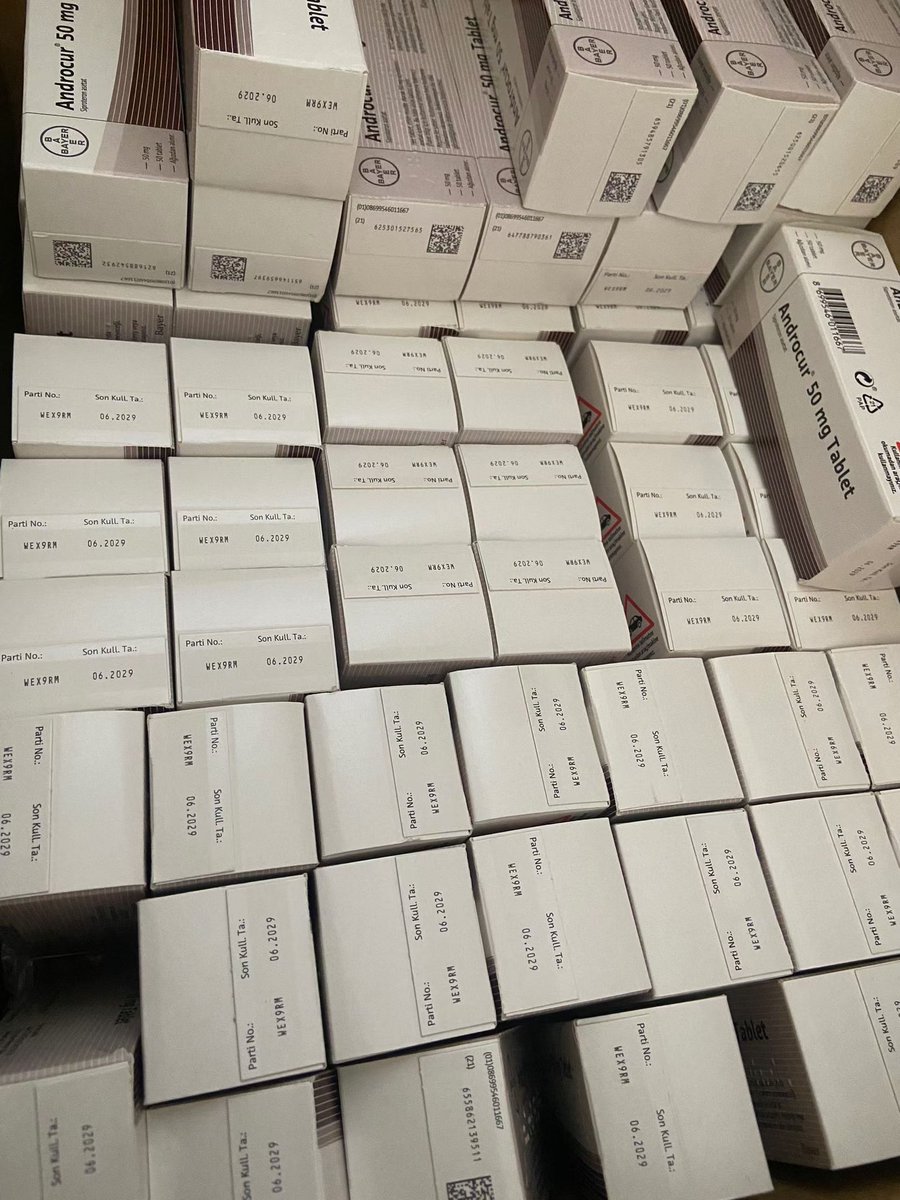 TBjg39's tweet photo. 总结一下雷洛昔芬hrt方案

在抗雄上风险更大，色谱龙加量且本身不能长久服用，比卡鲁胺与雷洛昔芬仅有老年前列腺癌患者相关研究，达成效果原理不明。最保险的做法是去势。

在雌激素替代上，不另加雌激素的话作用有限，且会使骨密度降低。另加雌激素的话相互拮抗剂量增加，副作用更强，难控制好量。 https://t.co/xxKMdvId9g