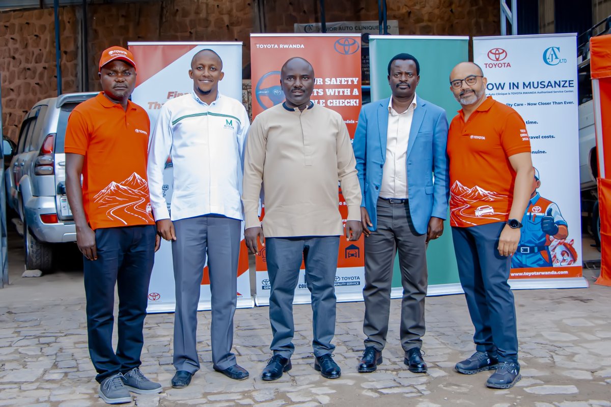 MusanzeDistrict's tweet photo. The @RwandaNorth Governor @gahundemaurice accompanied by the Musanze District Executive Committee headed by Mayor @NsengClaudien participated alongside @toyotarwanda to officially inaugurate the Toyota Authorized Service Center in Musanze, operated by Junior Auto Clinique Ltd. https://t.co/tgfNs5hyUI