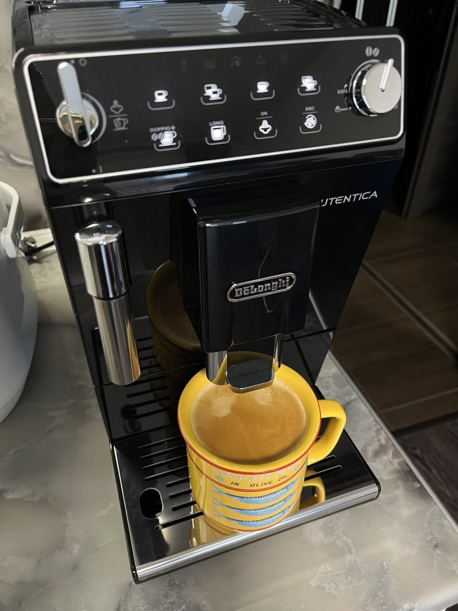 Rydcsxccall's tweet photo. I started this morning with a cup of coffee.☕️ Have a nice day.💘 https://t.co/OpwgYAwKei