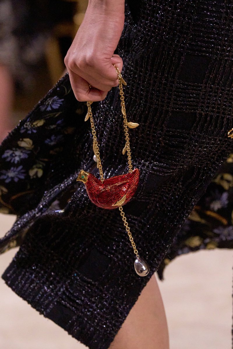 DvilCouture's tweet photo. Bags at Chanel Fall Winter 2026 Couture https://t.co/wEQ2k5hz9h