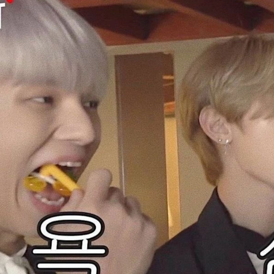 Justastraykidz's tweet photo. Meanwhile, https://t.co/d3mef9H0QN
